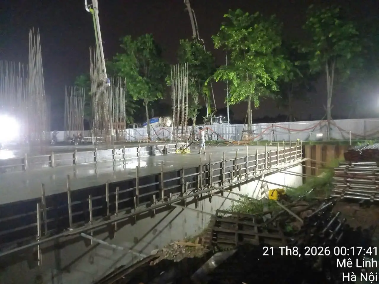 Dự án NOXH Minh Đức tháng 8 2026, hoàn thiện bề mặt sàn bê tông ban đêm
